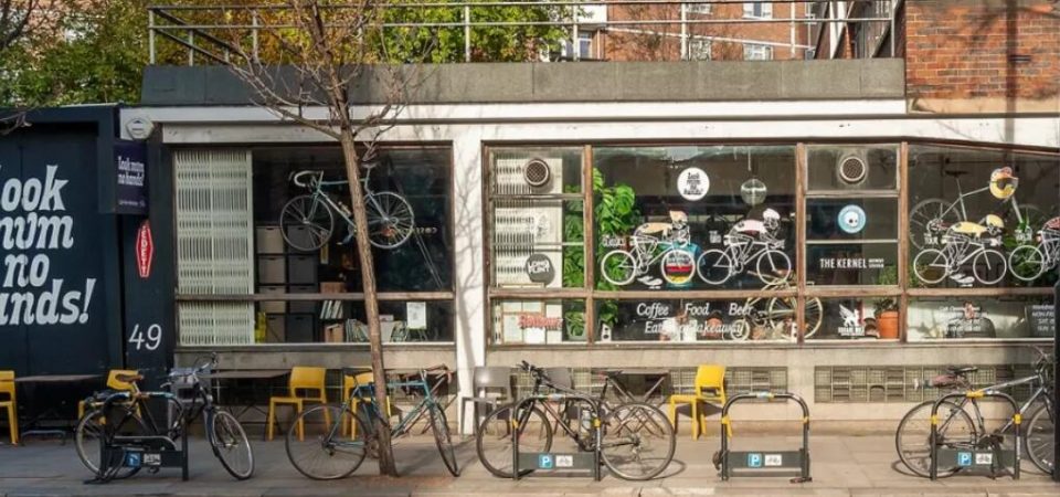 Popular cafetería y estudio de bicicletas de Londres Look Mum No Hands! cierre