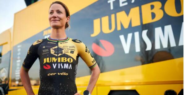 Jumbo-Visma presenta equipos inspirados en parques temáticos de cuentos de hadas para el Tour de Francia