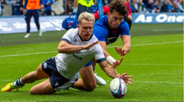 Escocia venció a Francia, anfitriona de la Copa Mundial de Rugby, con 18 puntos de desventaja