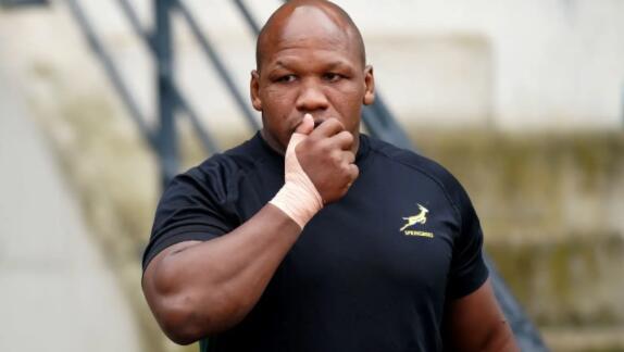 El hooker de los Springbok, Bongi Mbonabi, acusado de pronunciar insultos racistas durante la semifinal de la Copa Mundial de Rugby